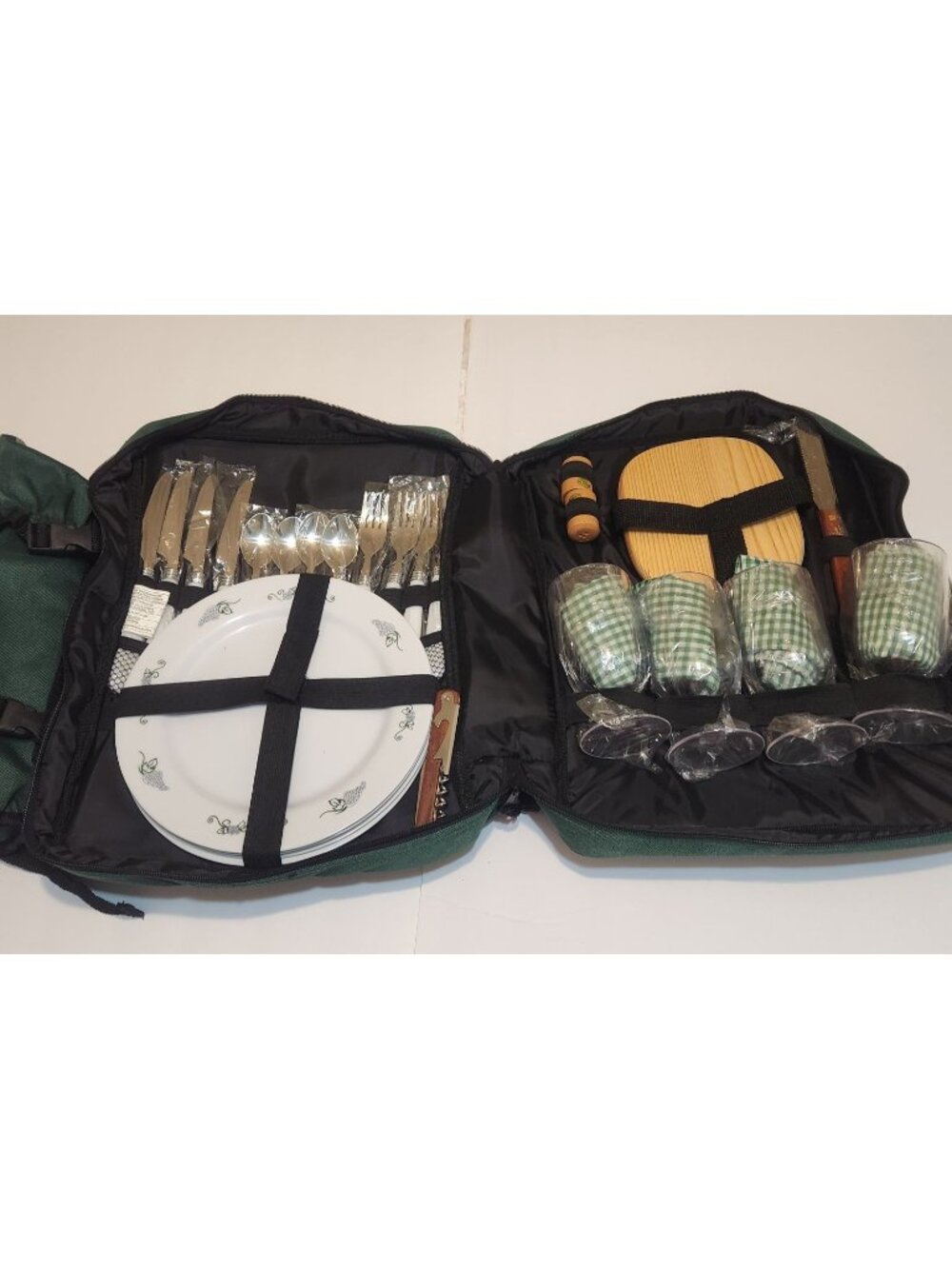 NYLON PICNIC BASKET BACKPACK 4 PERSON FULLY LOADED PICNIC SET